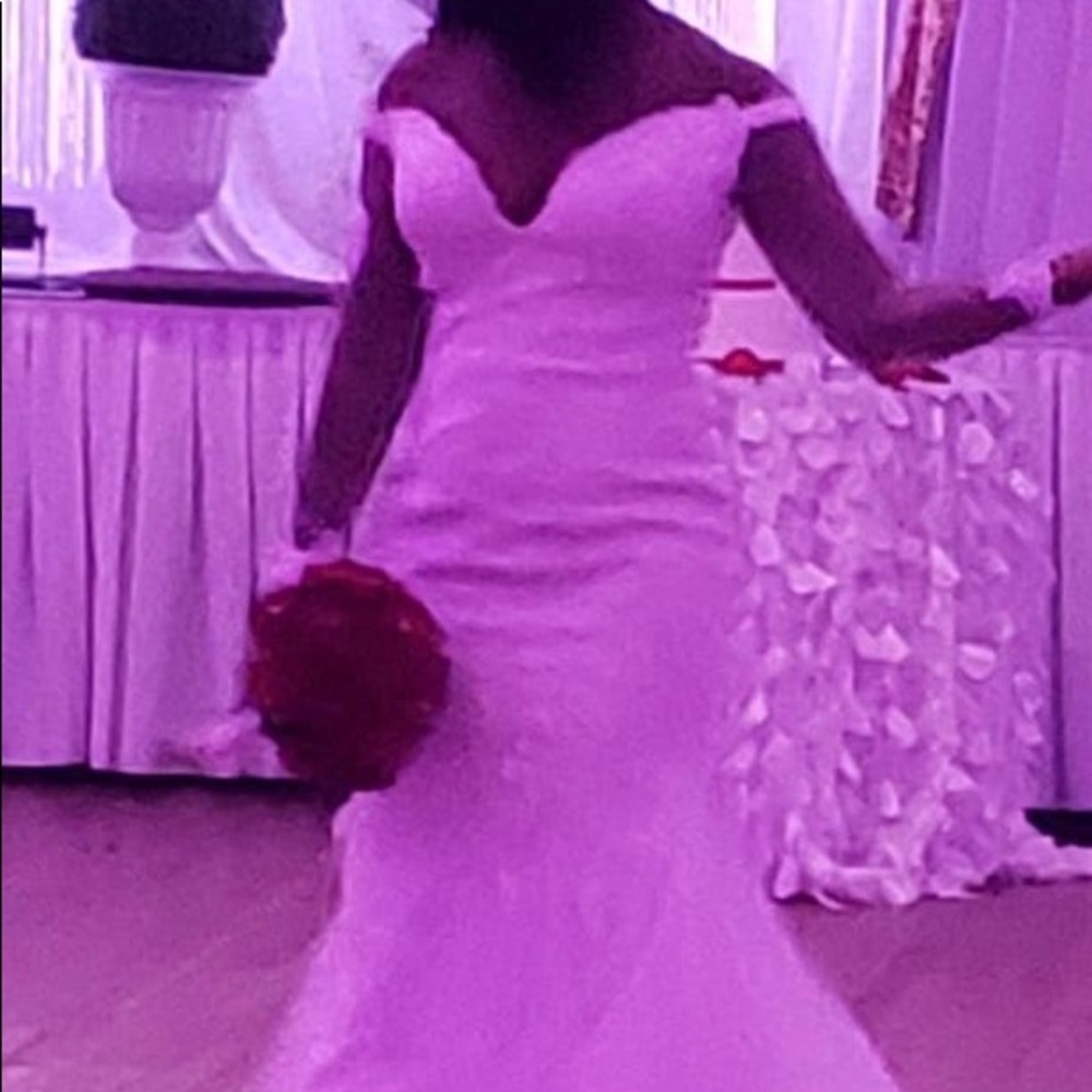 Customized wedding dress $2275 ❤️❤️❤️❤️
